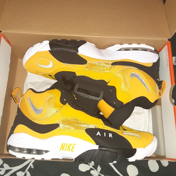 Nike Other - Nike air speed turf